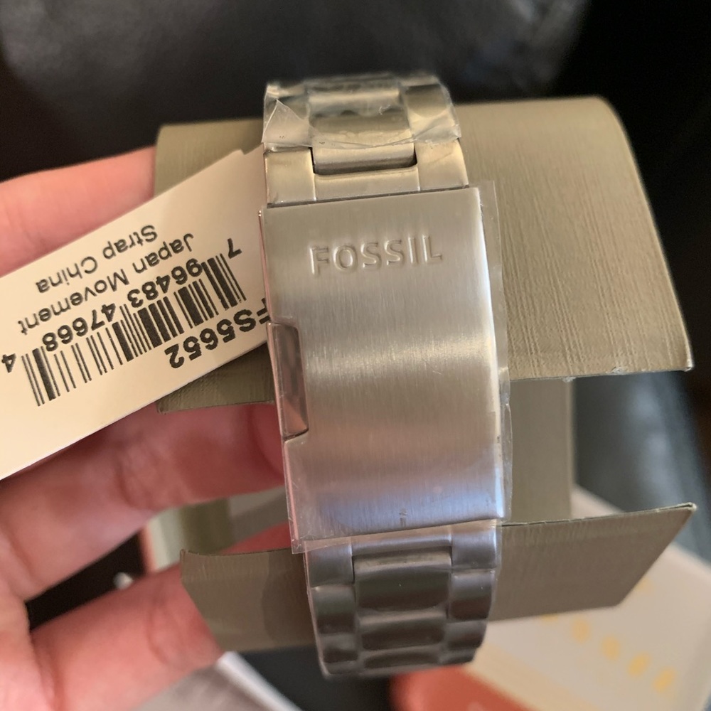 Brand New Fossil Watch - Picture 5 of 8
